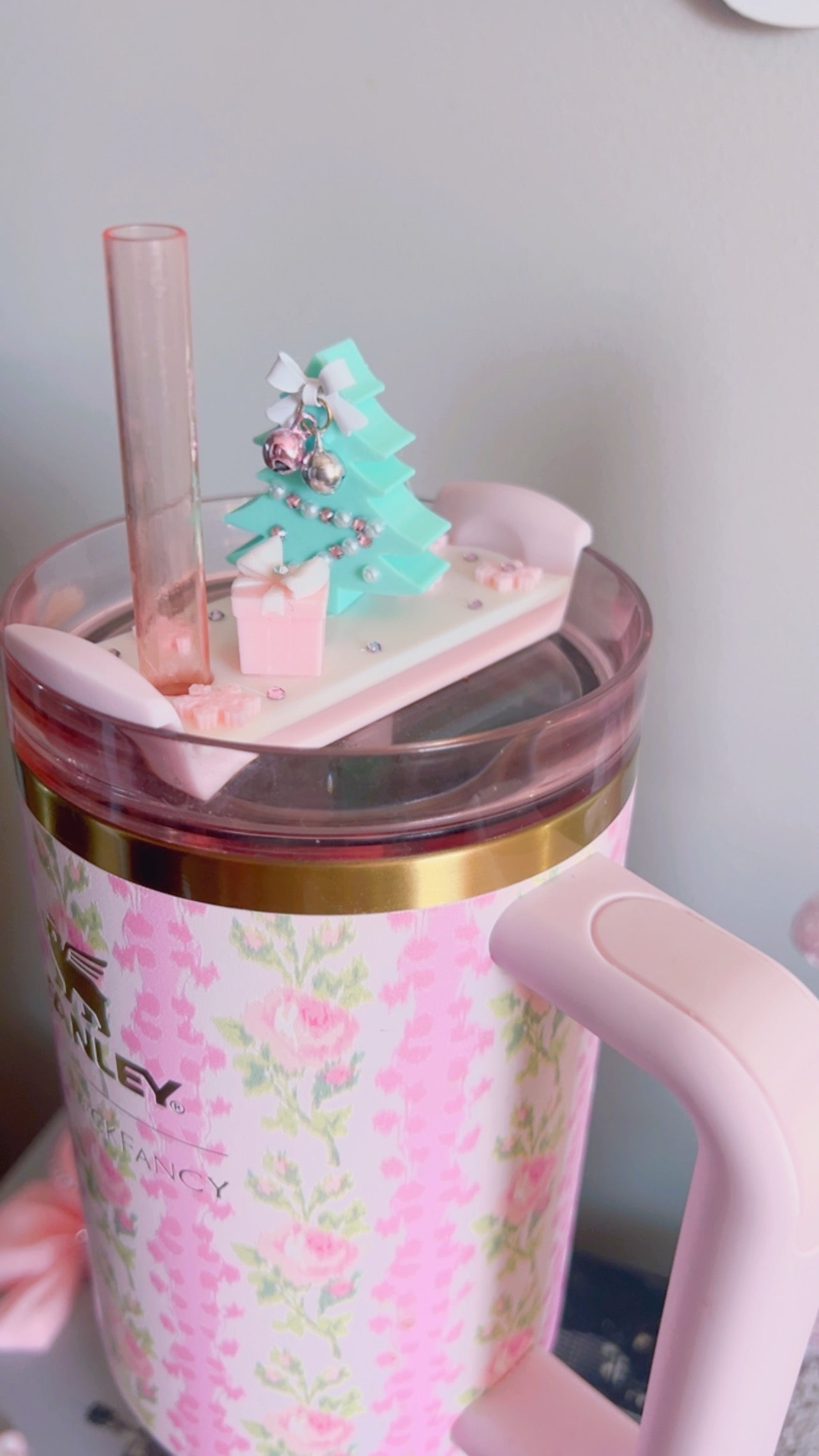 Luxury Stanley Lid Topper | Dreamy Pastel Christmas | 40oz